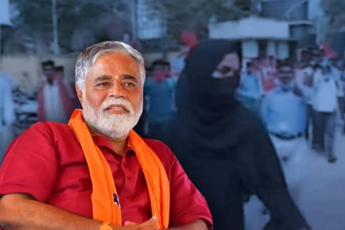 हिजाब – कुरान पर बोलने वाले तथा लगातार विवादित बयानबाजी करने वाले कर्नाटक के पूर्व शिक्षामंत्री भी नहीं बचा पाए अपनी सीट।