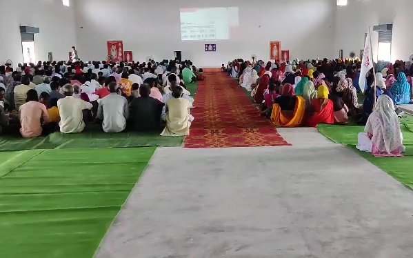 छत्तीसगढ़ के बलौदा बाजार भाटापारा जिले में एक आध्यात्मिक सत्संग कार्यक्रम का आयोजन