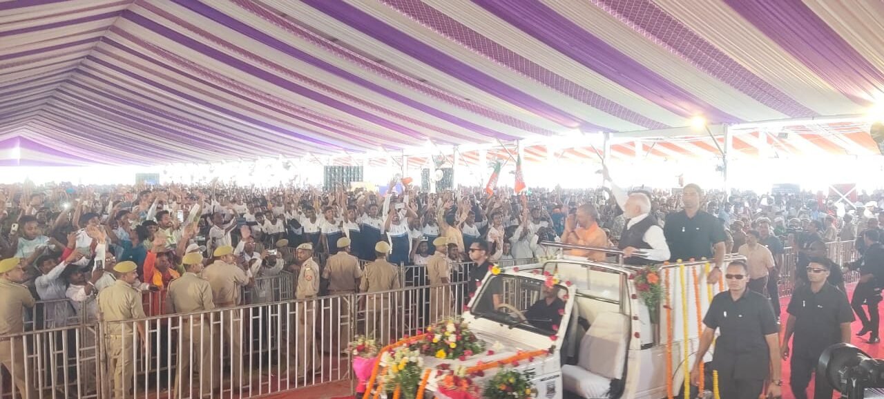 नहर के माइनर में रवि धान की फसल में पानी न पहुंचने से किसान है चिंतित