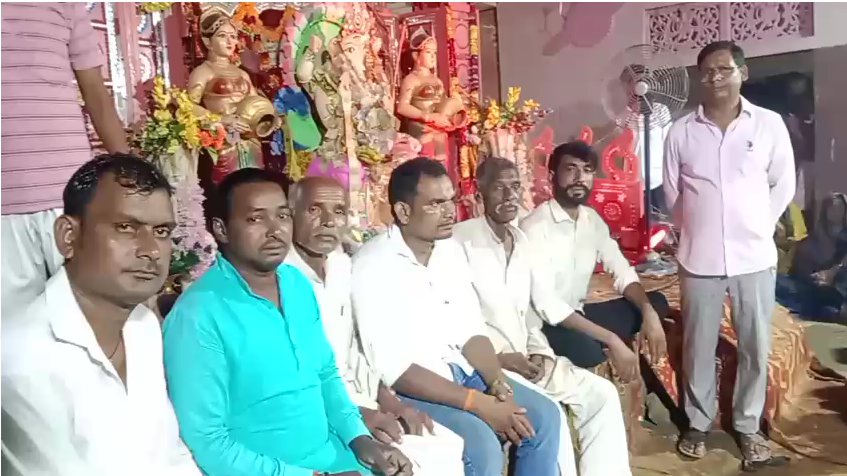 संत कबीर नगर जिले के पौली ब्लॉक अन्तर्गत मकदूमपुर गांव मे द्वारा गणेश पूजा समारोह का आयोजन किया गया