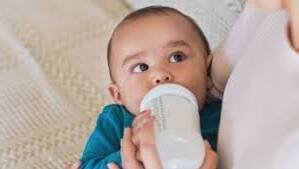 बच्चे को एक दिन में कितना दूध पीना चाहिए? बच्चों के फेमस डॉक्टर ने बताया हर मां-बाप को पता होनी चाहिए ये बात