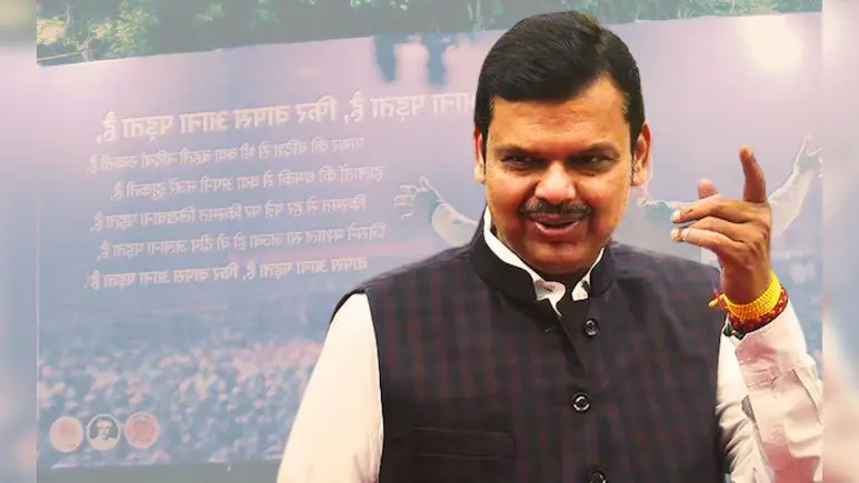 ठाकरे ब्रांड से डरी फडणवीस सरकार या मुद्दा छीन मारा मास्टरस्ट्रोक? जानें पूरा मामला