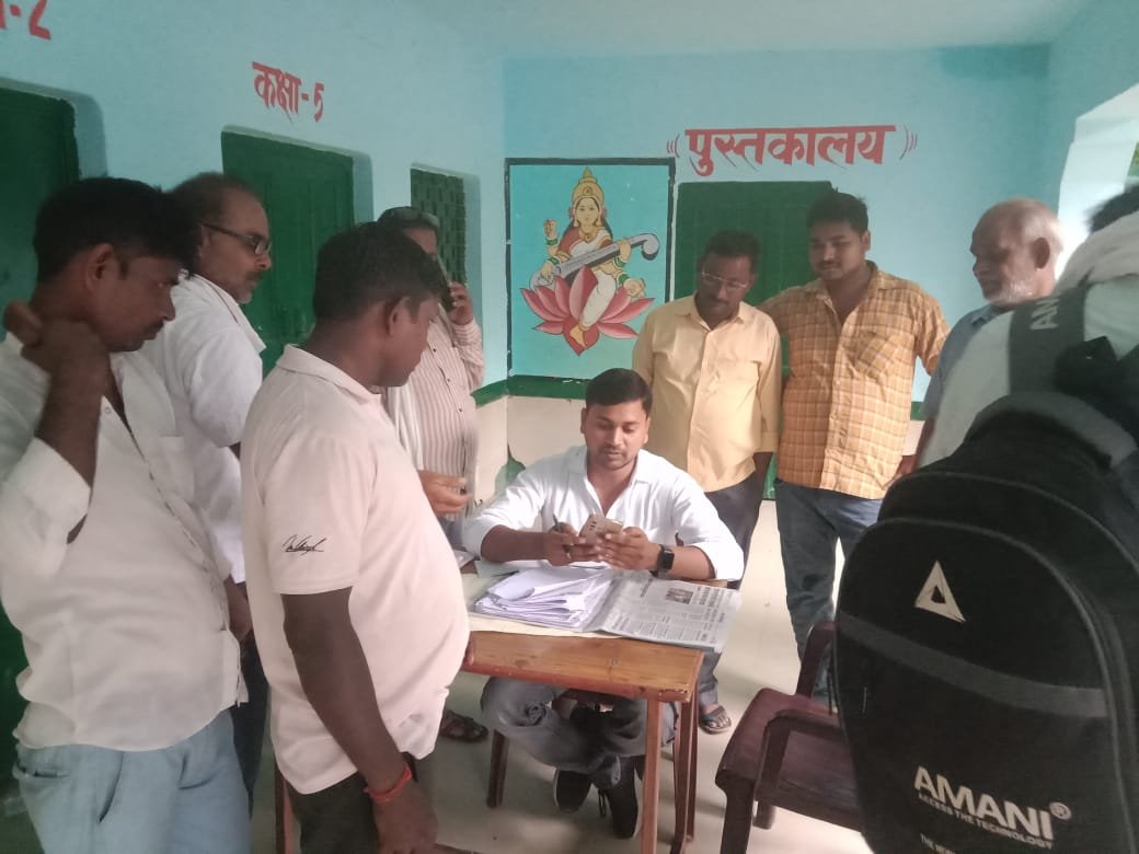 भारतपुर सहकारी समिति के डायरेक्टर पद हेतु 13 नामांकन पत्र दाखिल।