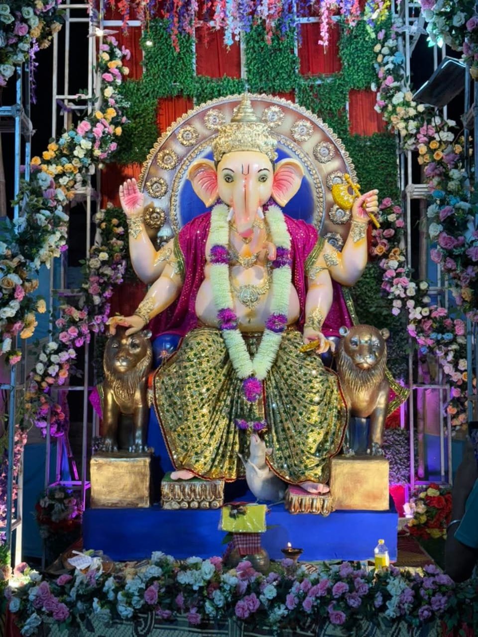 सज गए पंडाल बिराजे गणपति बप्पा रिद्धि सिद्धि के दाता के लगे जयकारे