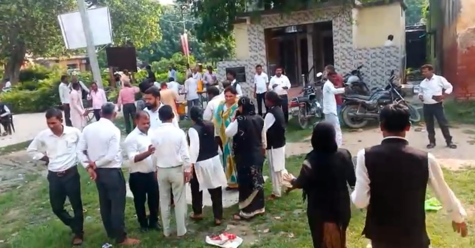 माडल बार चुनाव खागा – अन्तिम दिन उम्मीदवारों ने झोकी ताक़त, मतदान आज