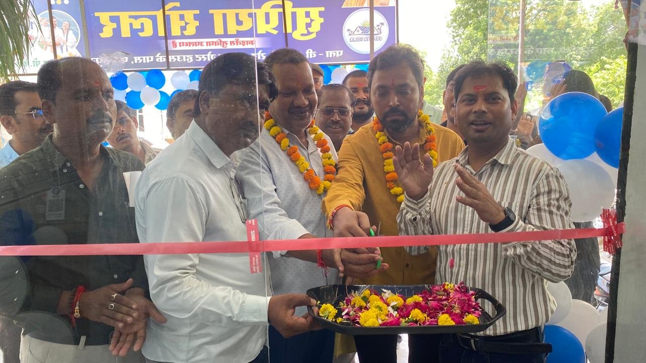 उत्तम उद्योग व्यापार मंडल उत्तर प्रदेश ने सुप्रिया सोलर का फीता काटकर किया उद्घाटन