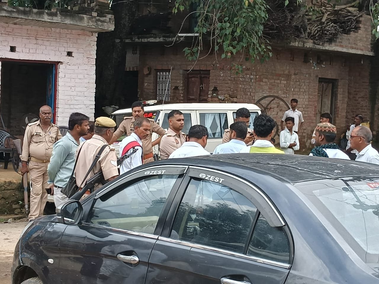 बारावफात में नहीं निकला जुलूस, मुस्लिम समुदाय करता रहा सिफारिश