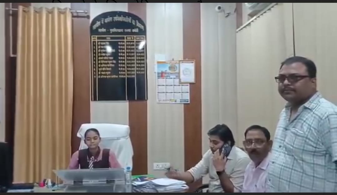 अमेठी में एक दिन की उपजिलाधिकारी मुसाफिरखाना बनी छात्रा कशिश मौर्य