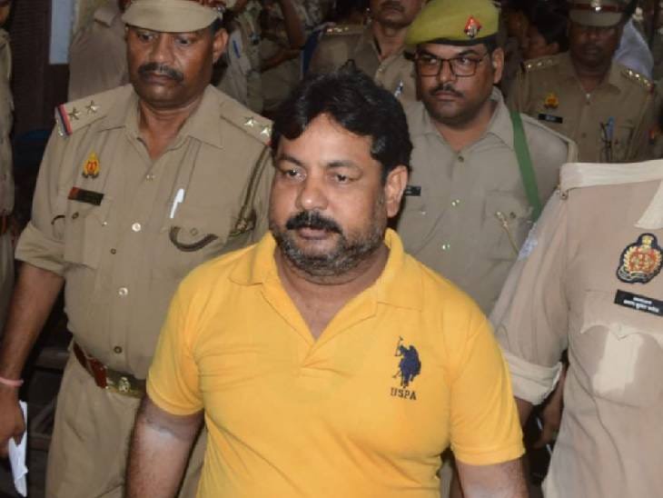 कानपुर में बड़ी कार्रवाई: जमीन कब्जा मामले में आरोपी अवनीश दीक्षित 6 महीने के लिए जिला बदर