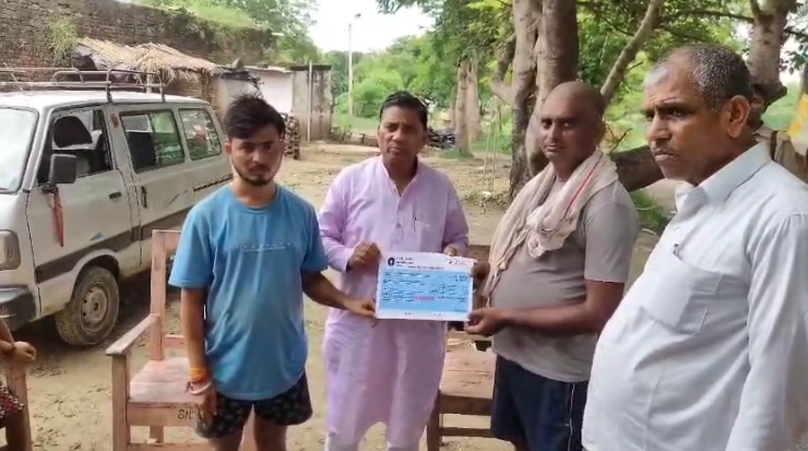 बारिश व सर्पदंश में दो मौतें, पीड़ित परिवारों को मिला मुआवजा