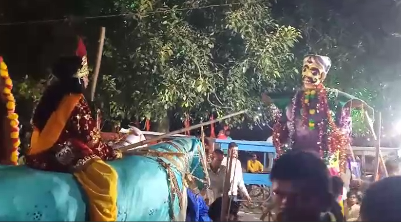 भगवान श्री कृष्ण के हाथों मारा गया अत्याचारी कंस।