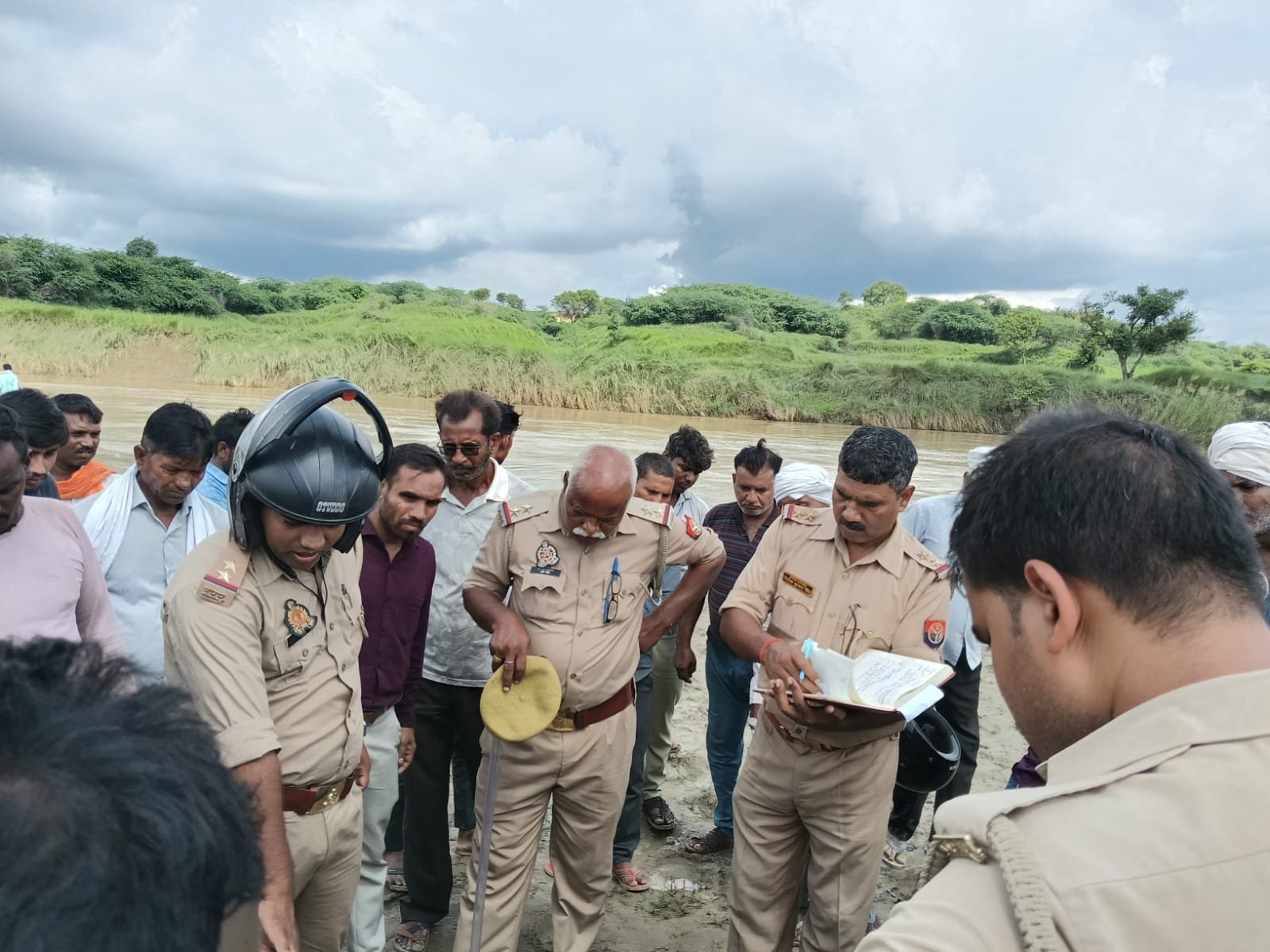 संदिग्ध परिस्थितियों में तालाब से मिला वृद्ध का शव