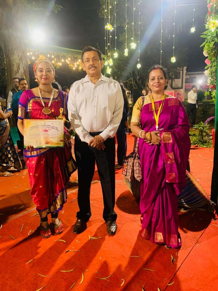 साहिबगंज की दृष्टि चटर्जी ने राज्यस्तरीय कला उत्सव 2025 में किया पहला स्थान हासिल, अब राष्ट्रीय मंच पर दिखाएंगी प्रतिभा